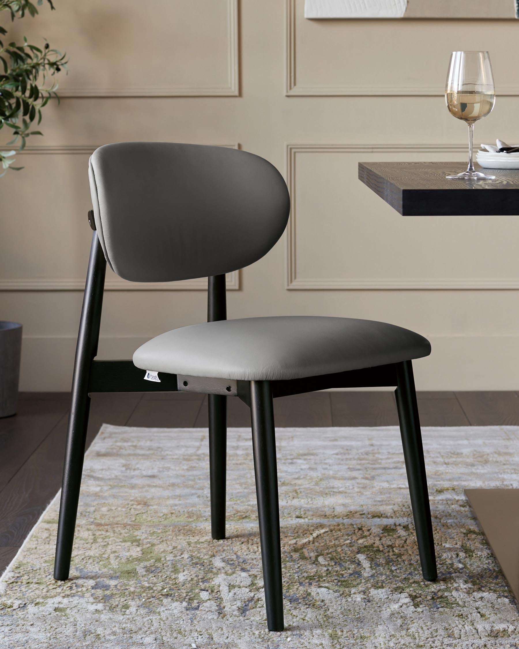 Chaise de salle à manger Ryann en cuir gris foncé