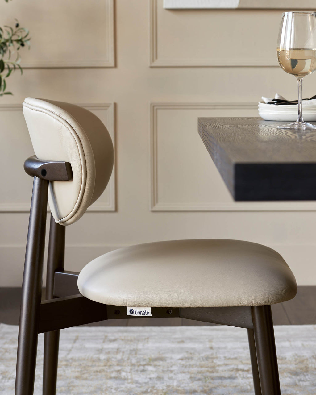 Chaise de salle à manger Ryann en cuir naturel