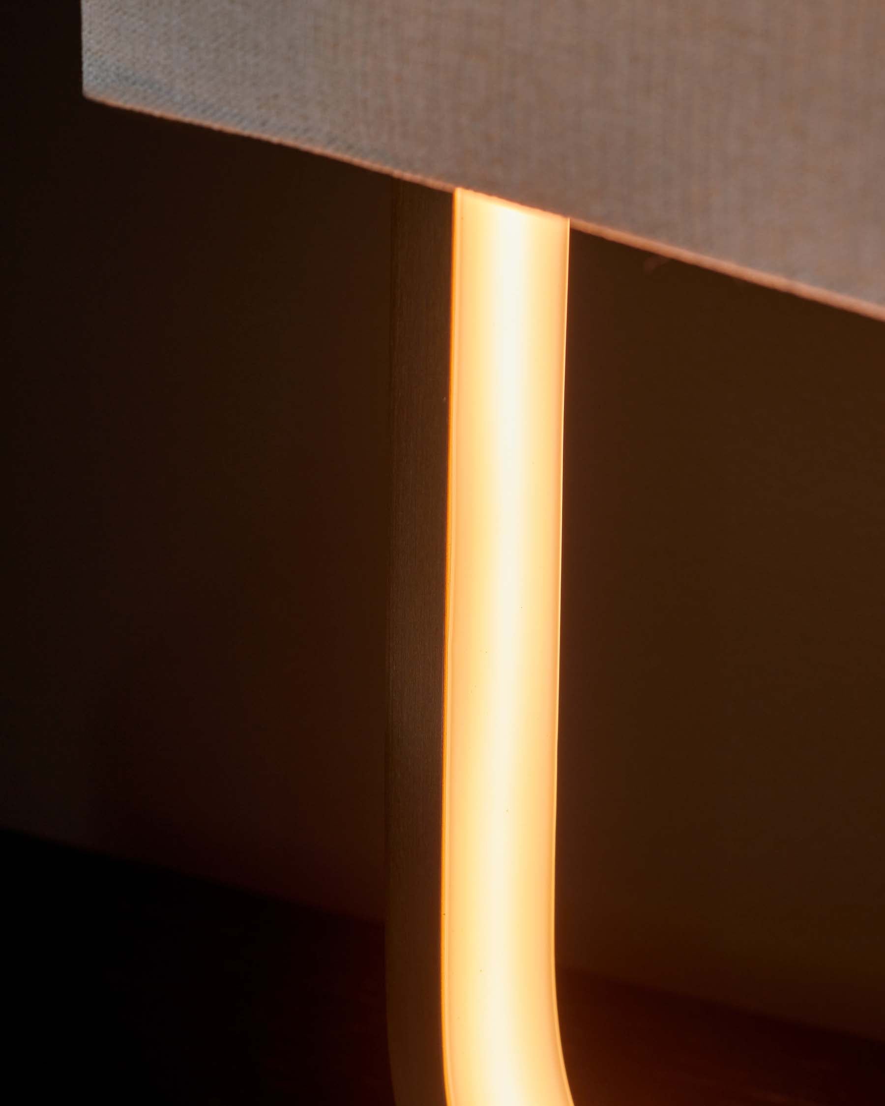 Lampe de table Sanza en lin naturel et bronze brossé