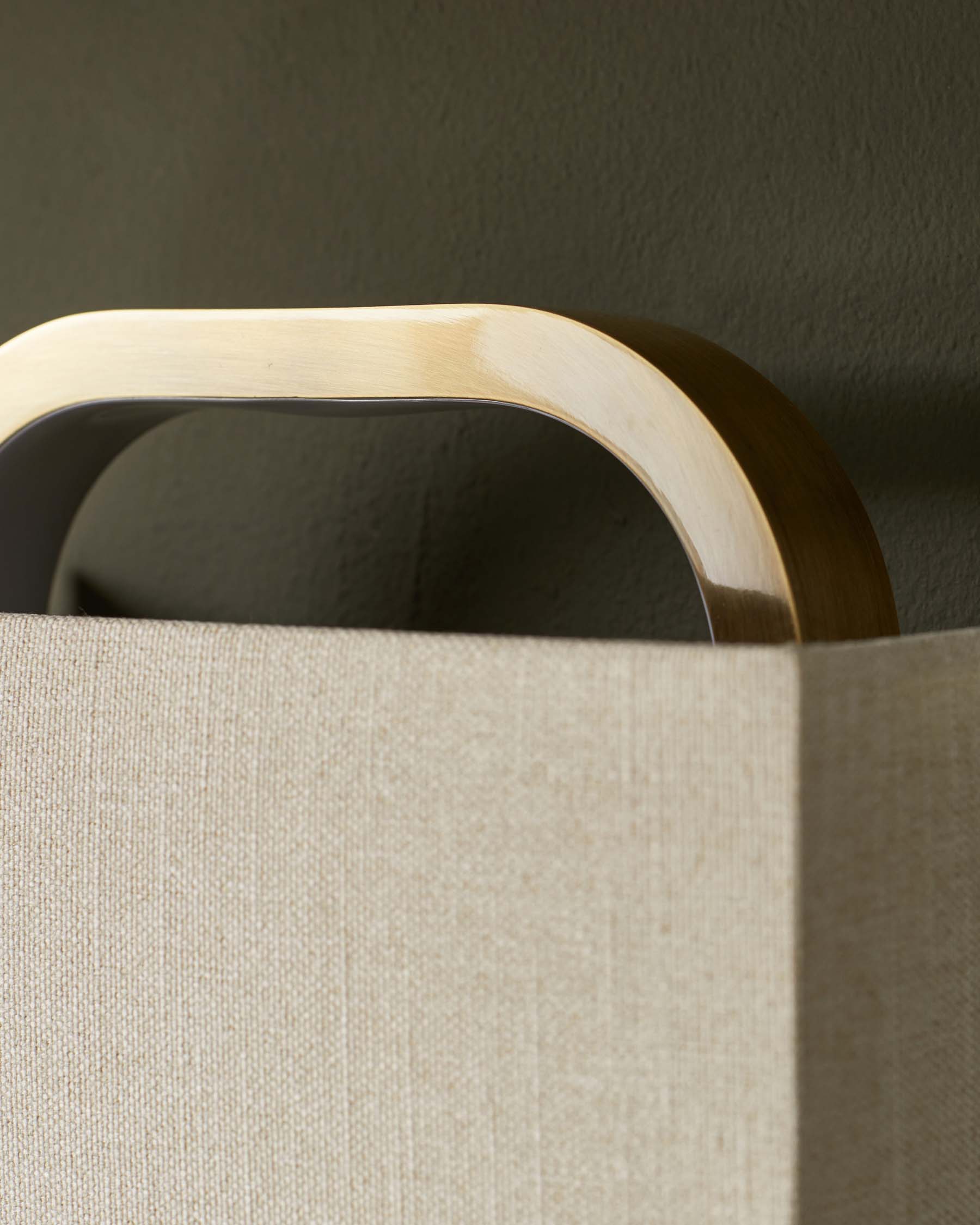 Applique murale Sanza en lin naturel et bronze brossé