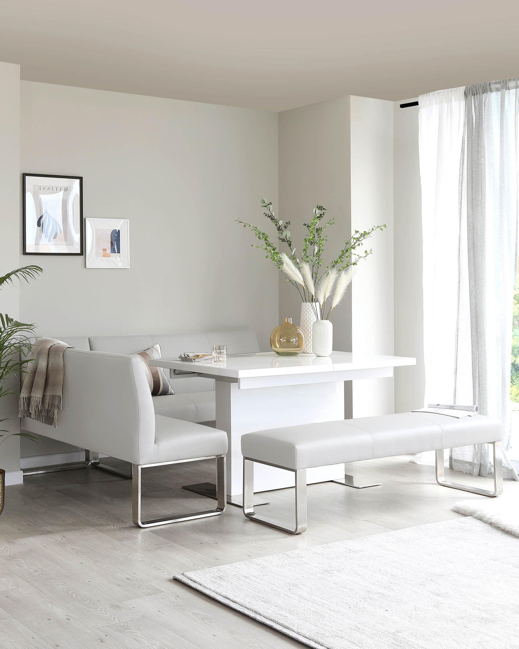 Banc de salle à manger d'angle droit Loop 5 places en similicuir gris clair et acier inoxydable