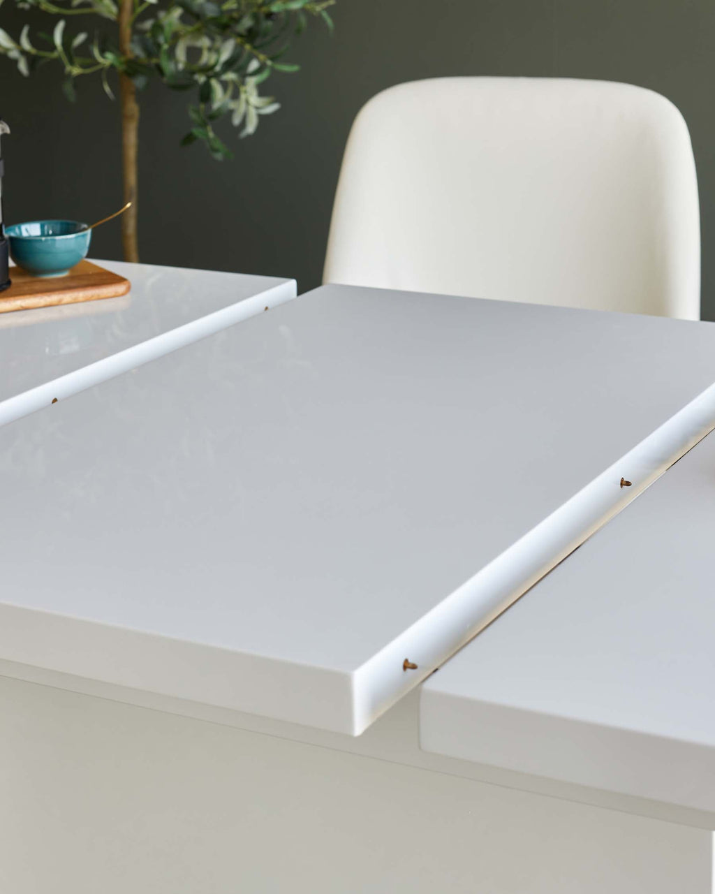 Table de salle à manger extensible Sanza blanche brillante, 6 à 10 places