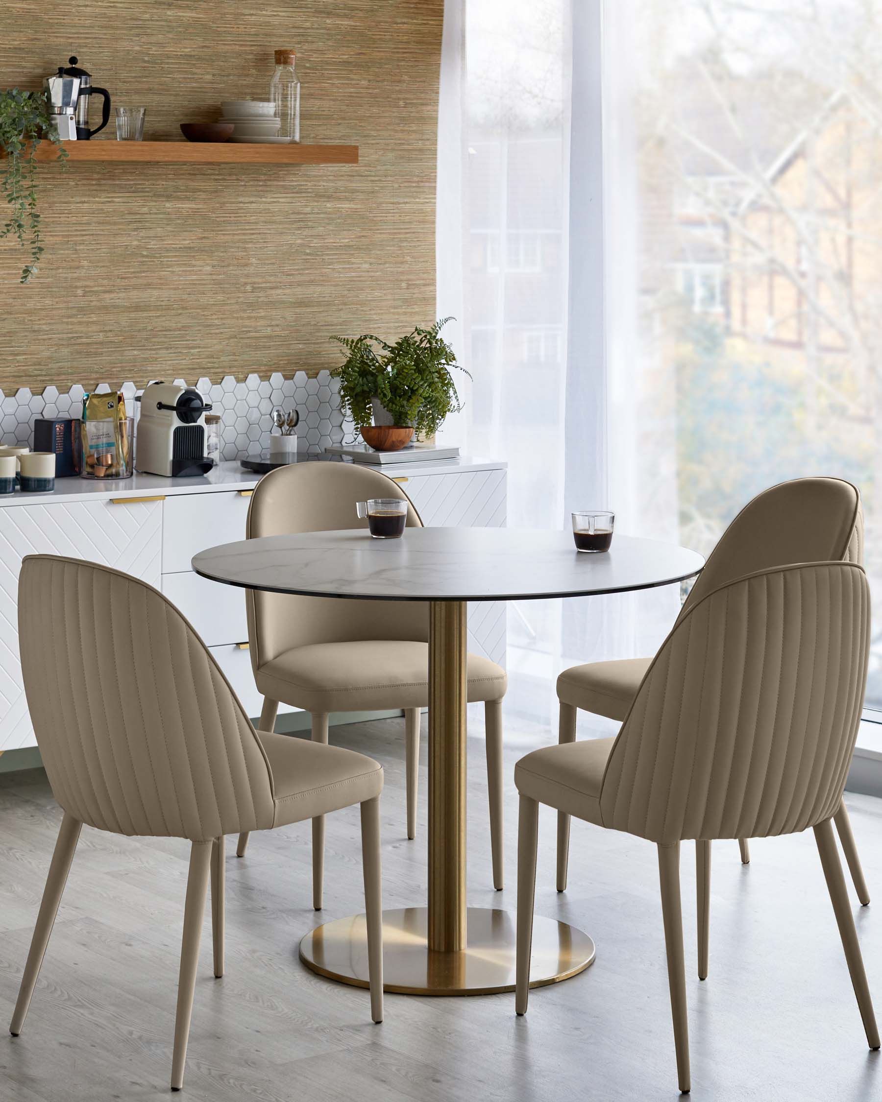 Chaise de salle à manger Saylor en similicuir naturel