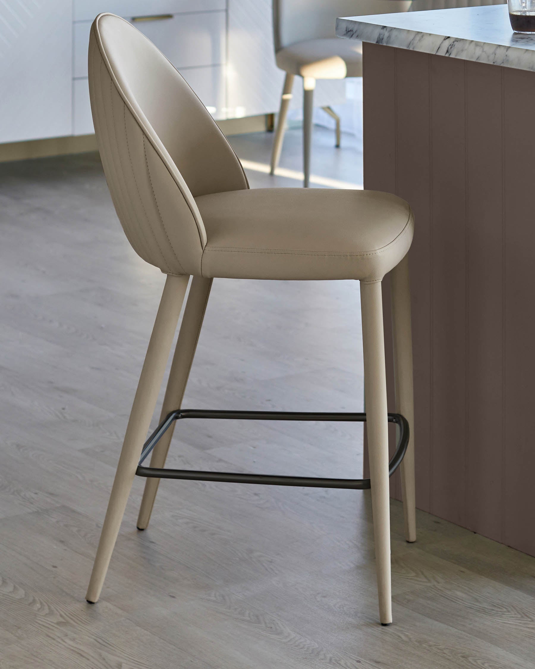 Tabouret de bar Saylor en similicuir naturel
