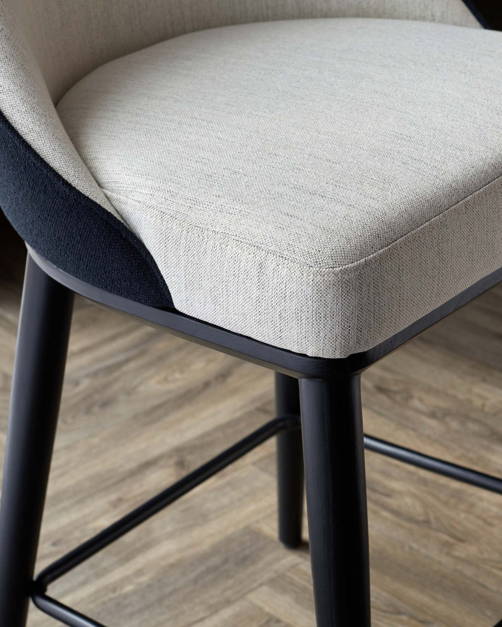 Tabouret de bar Scarlett noir en matériaux mixtes