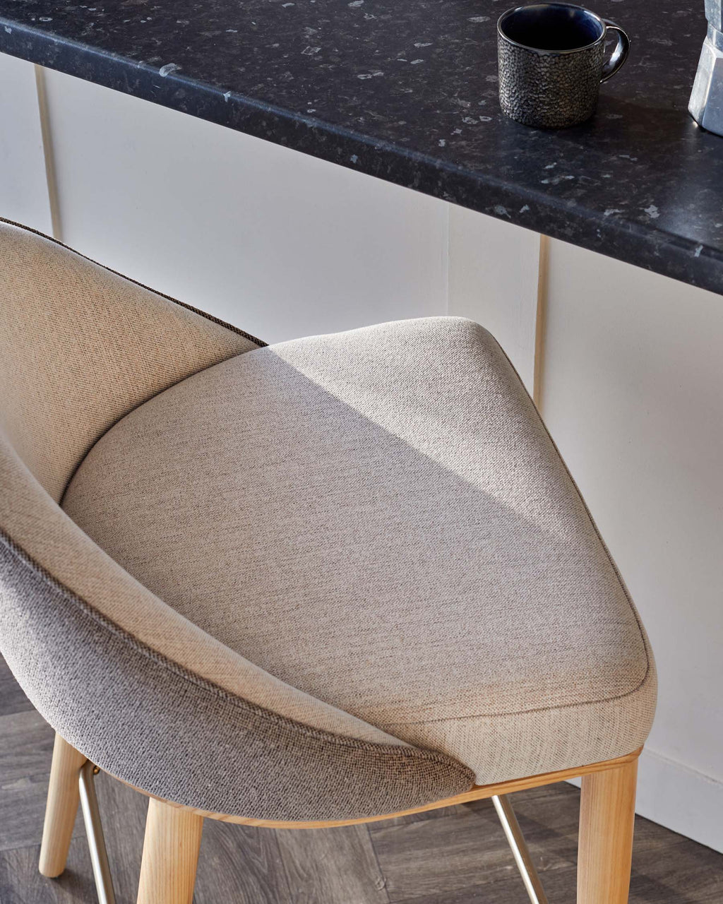 Tabouret de bar Scarlett en matériaux mixtes naturels