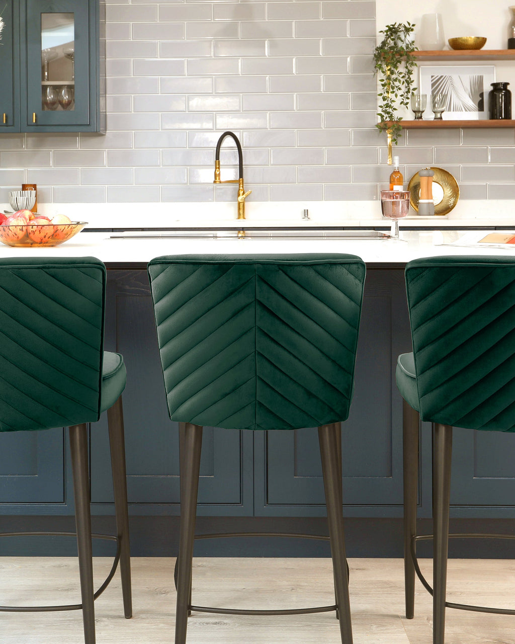 Tabouret de bar Serena en velours vert foncé