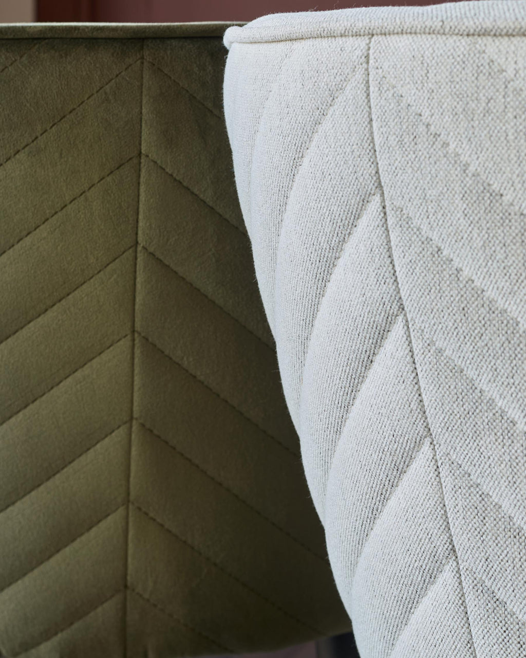 Tabouret de bar Serena en velours vert olive