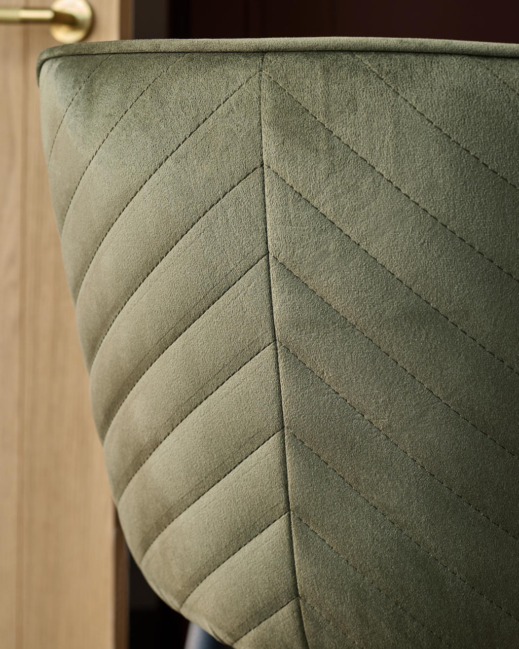 Tabouret de bar Serena en velours vert olive