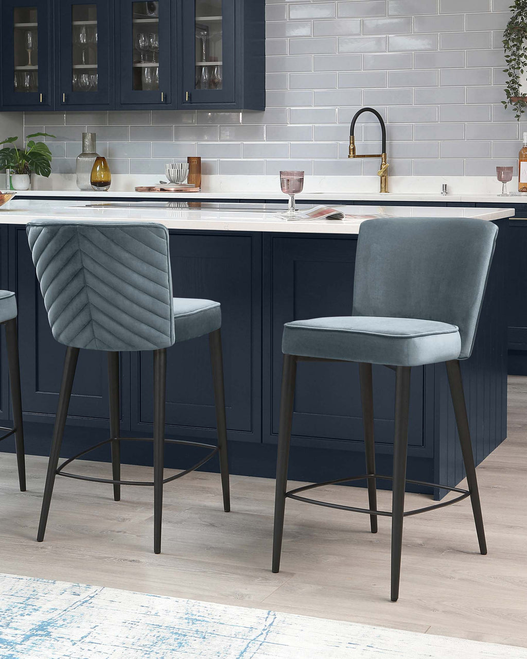Tabouret de bar Serena en velours bleu-gris