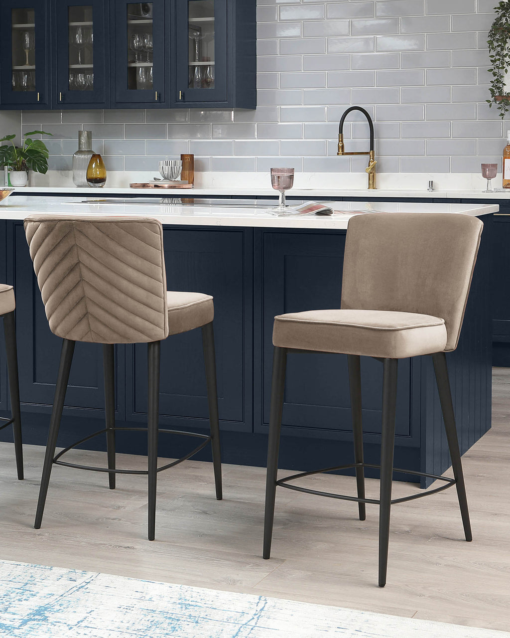 Tabouret de bar Serena en velours champagne