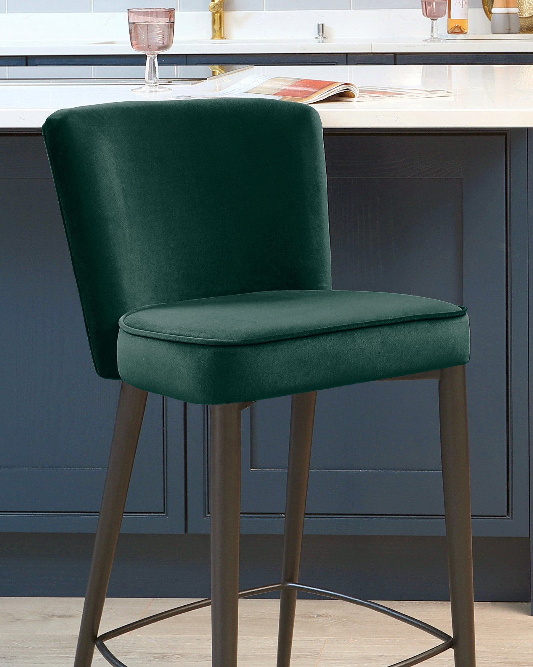 Tabouret de bar Serena en velours vert foncé