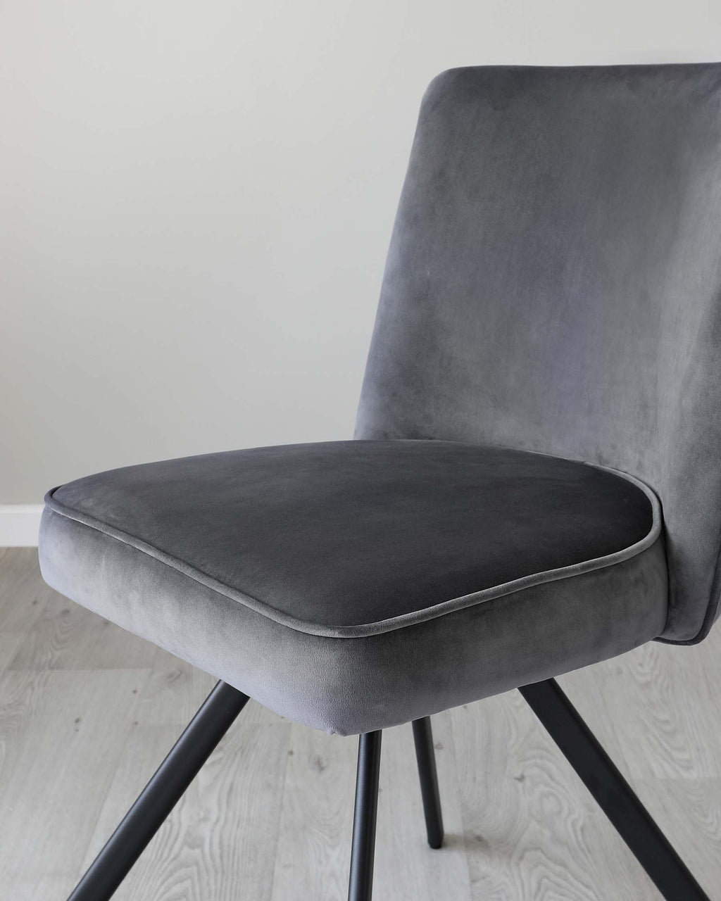 Fauteuil pivotant Serena en velours gris foncé