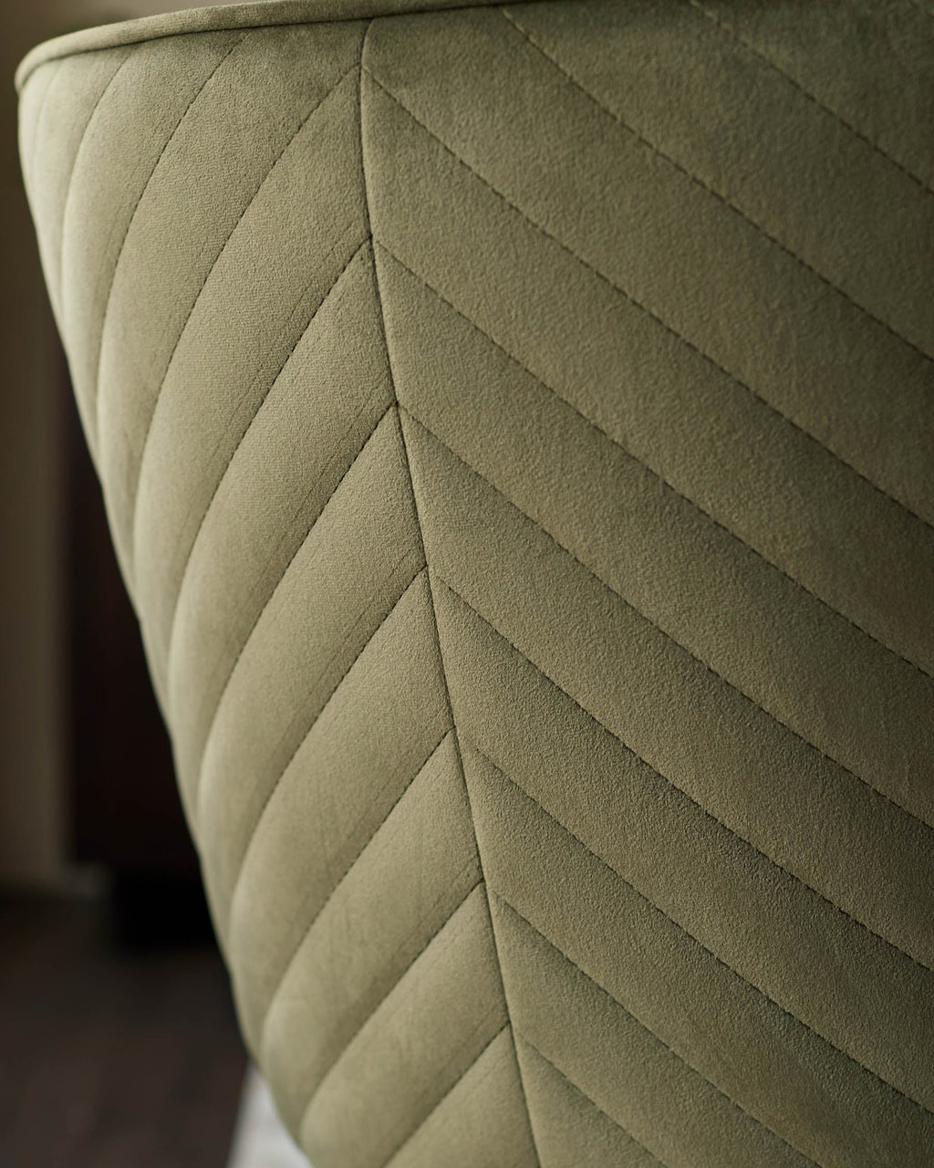 Chaise de salle à manger Serena en velours vert olive