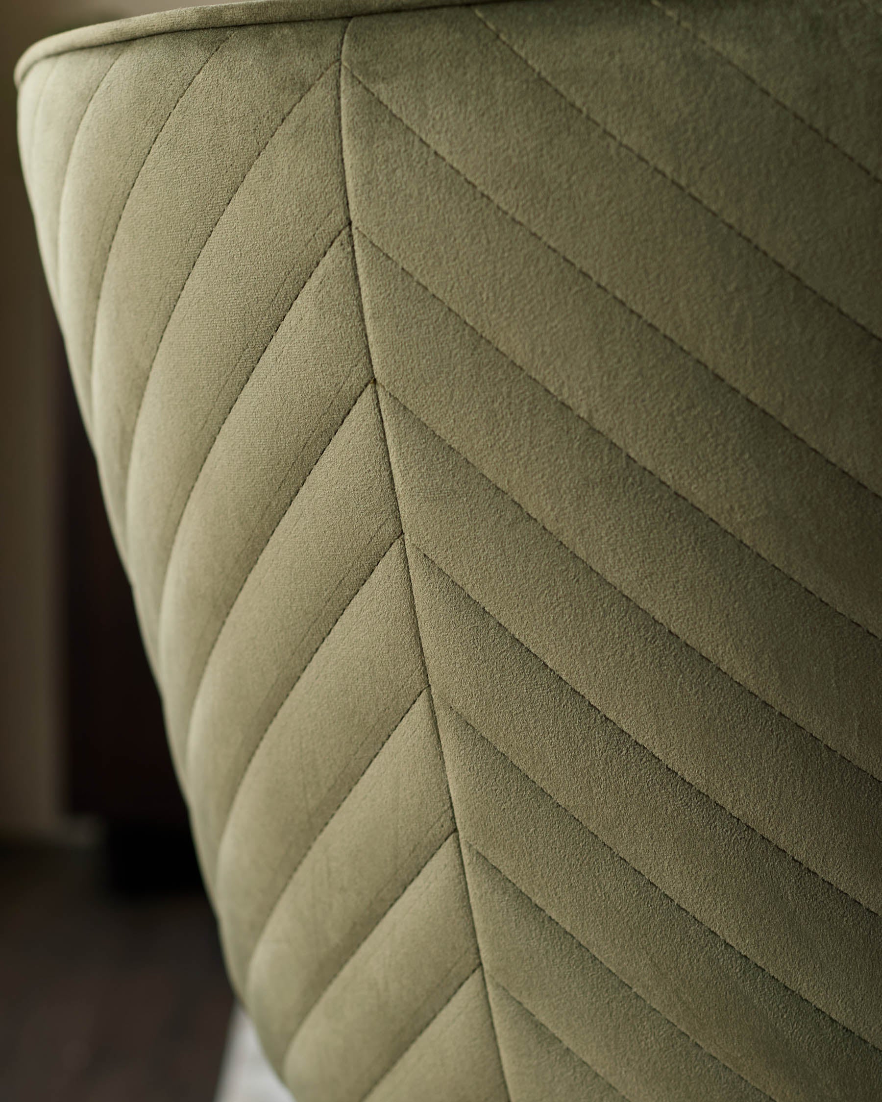 Chaise de salle à manger Serena en velours vert olive