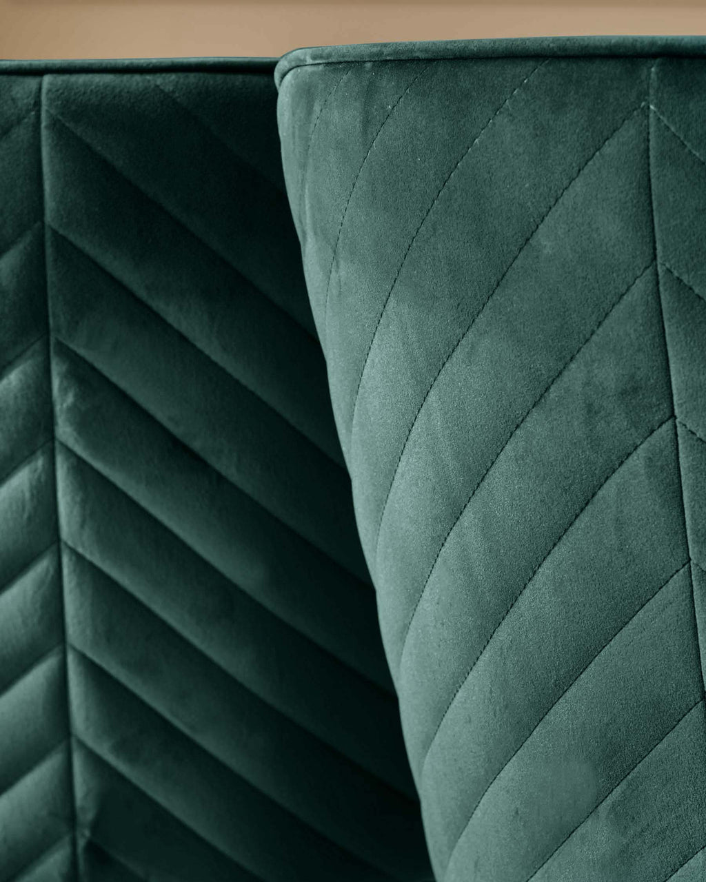 Chaise de salle à manger Serena en velours vert foncé