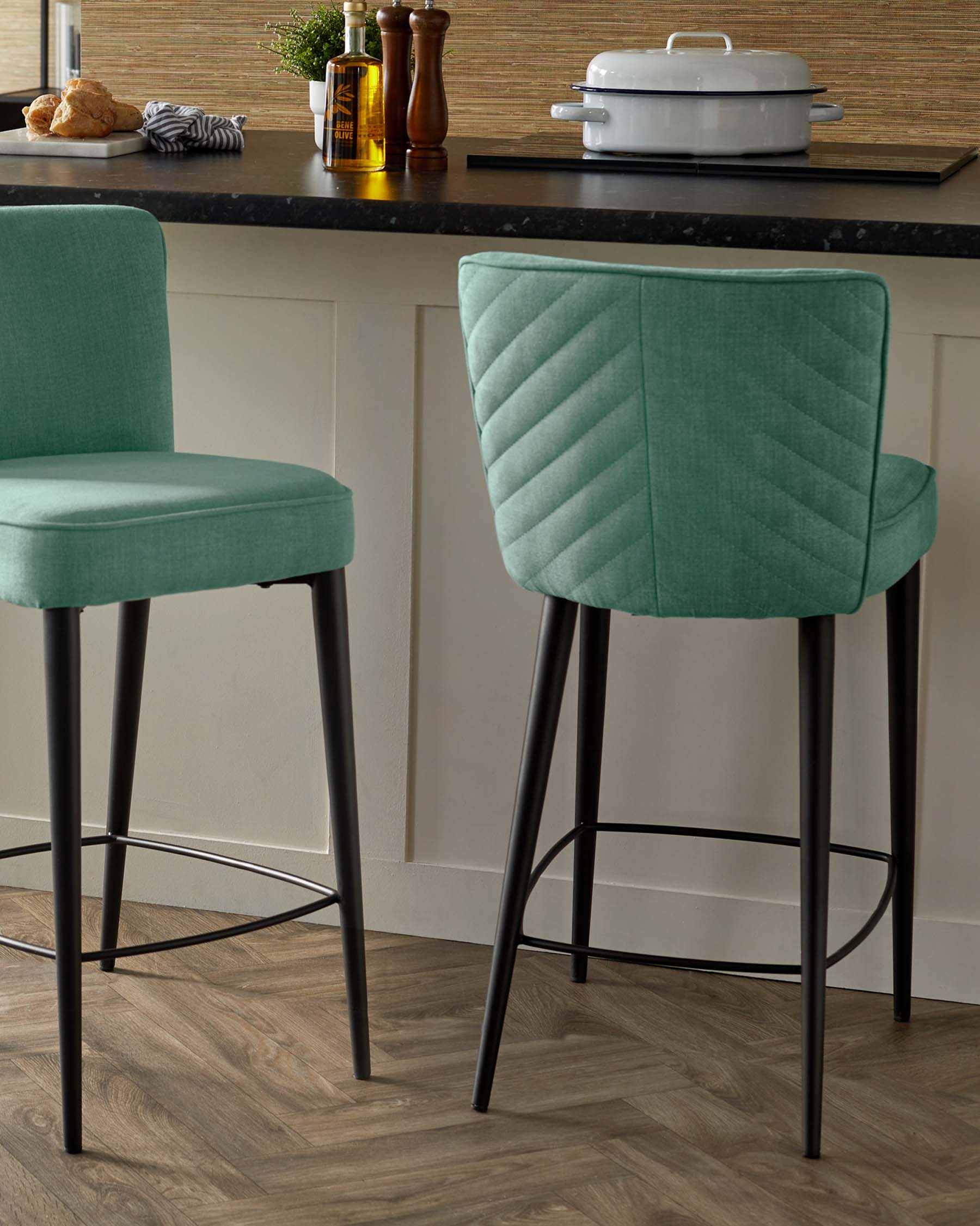 Tabouret de bar Serena en chenille vert sauge