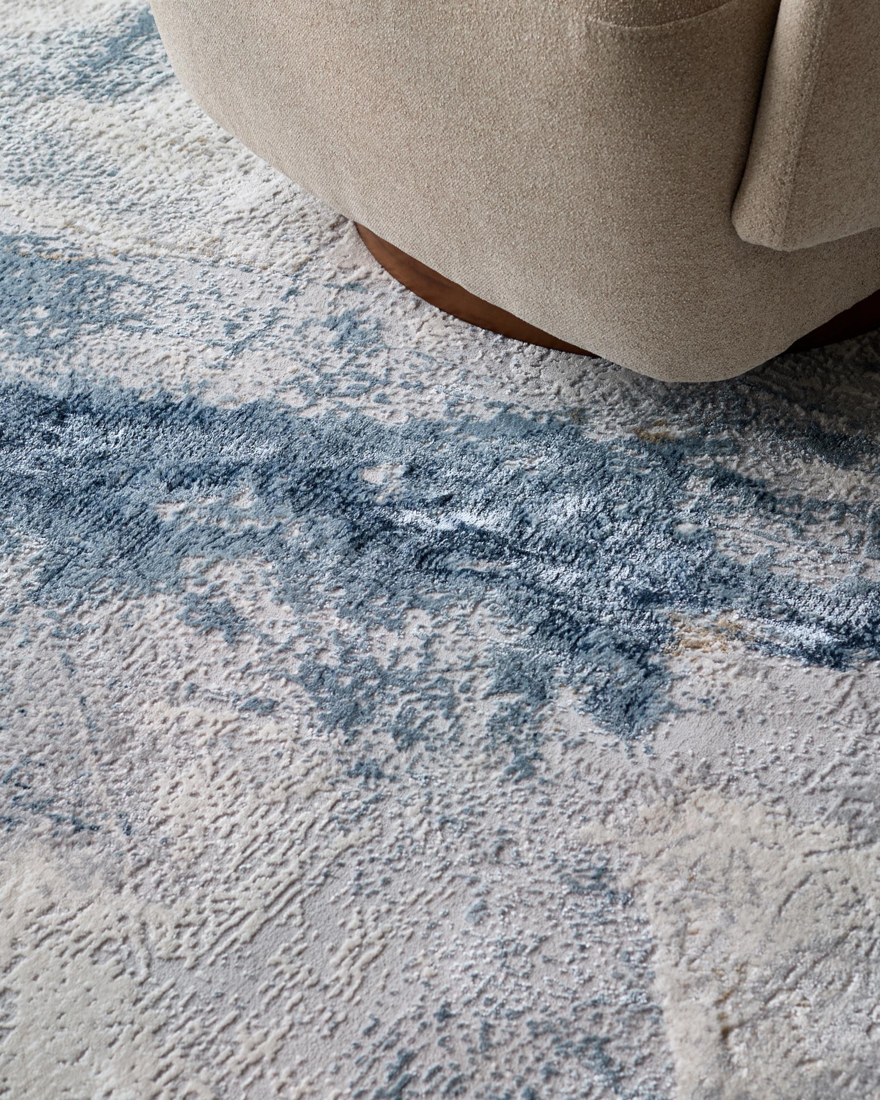 Grand tapis texturé bleu-gris de Sienne