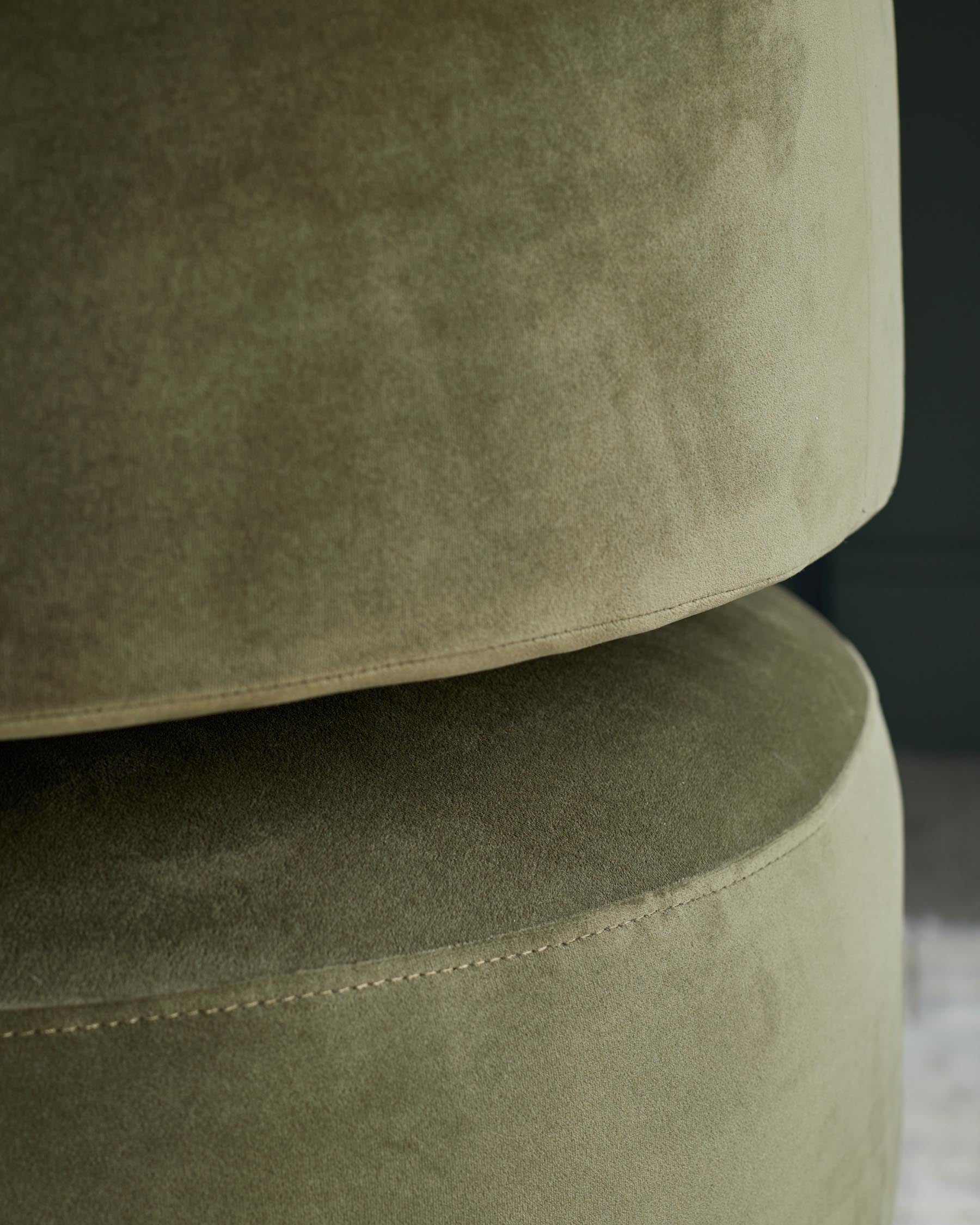 Fauteuil d'appoint Silas en velours vert olive