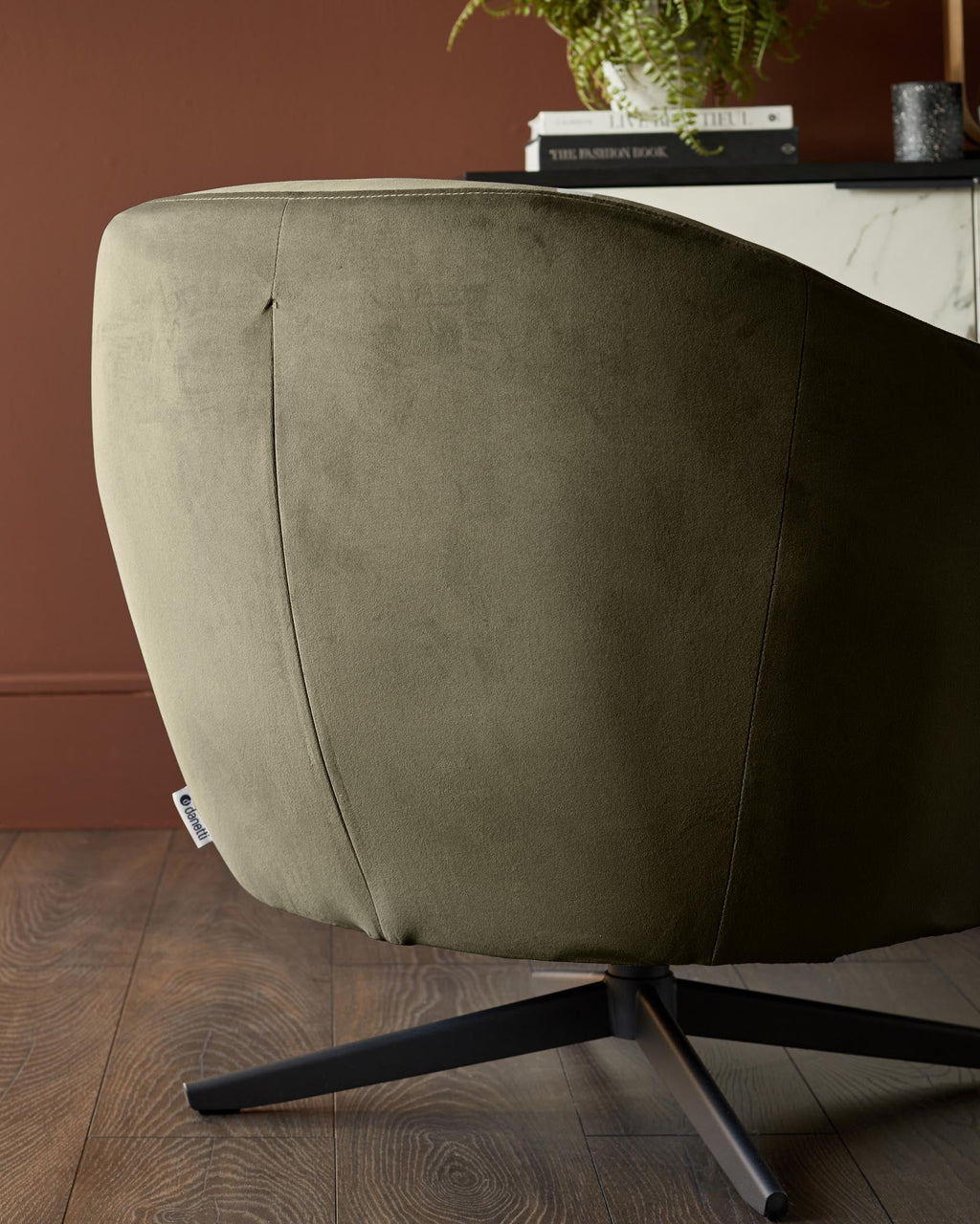 Fauteuil pivotant Soren en velours vert olive