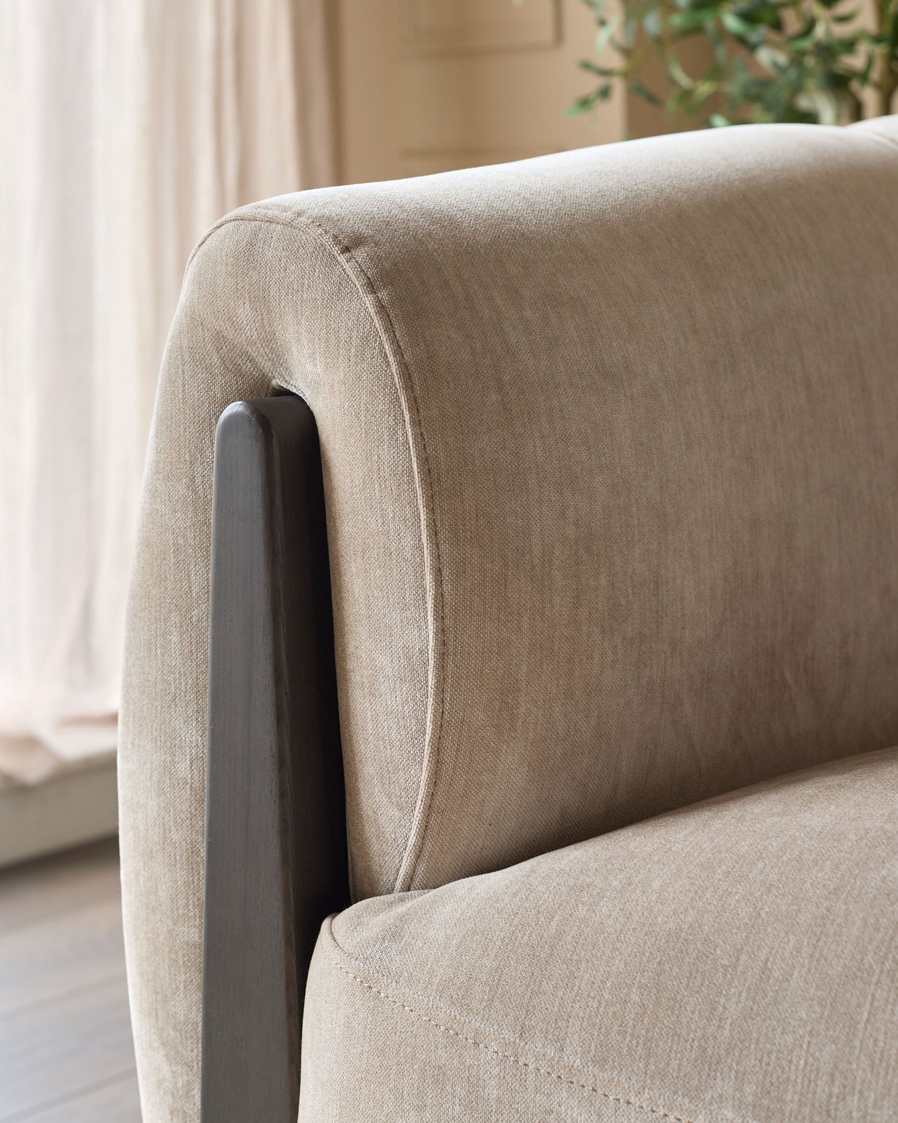 Canapé 3 places Teagan en velours champagne