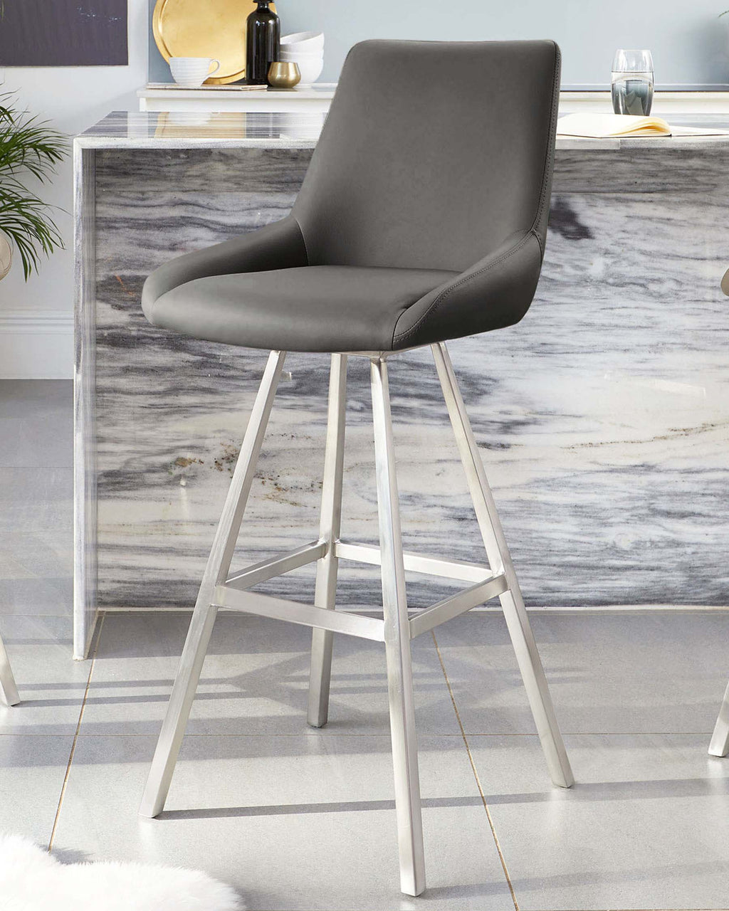 Tabouret de bar pivotant Theo en similicuir gris foncé