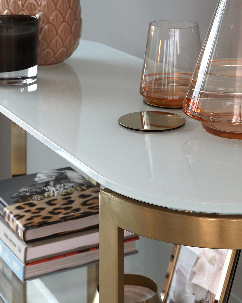 Table console Isla en verre blanc et laiton