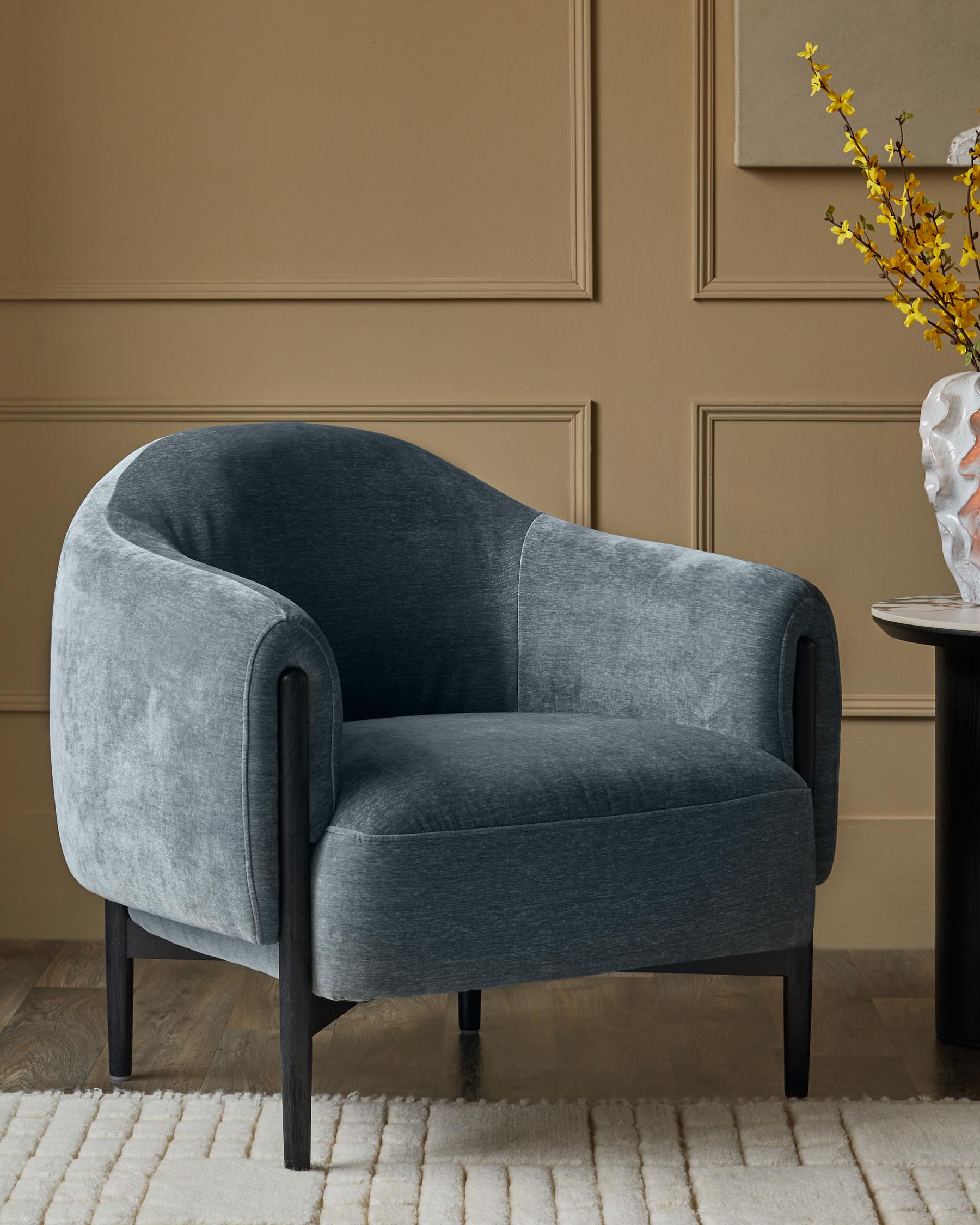 Fauteuil d'appoint Tristan en tissu bleu-gris avec bois noir