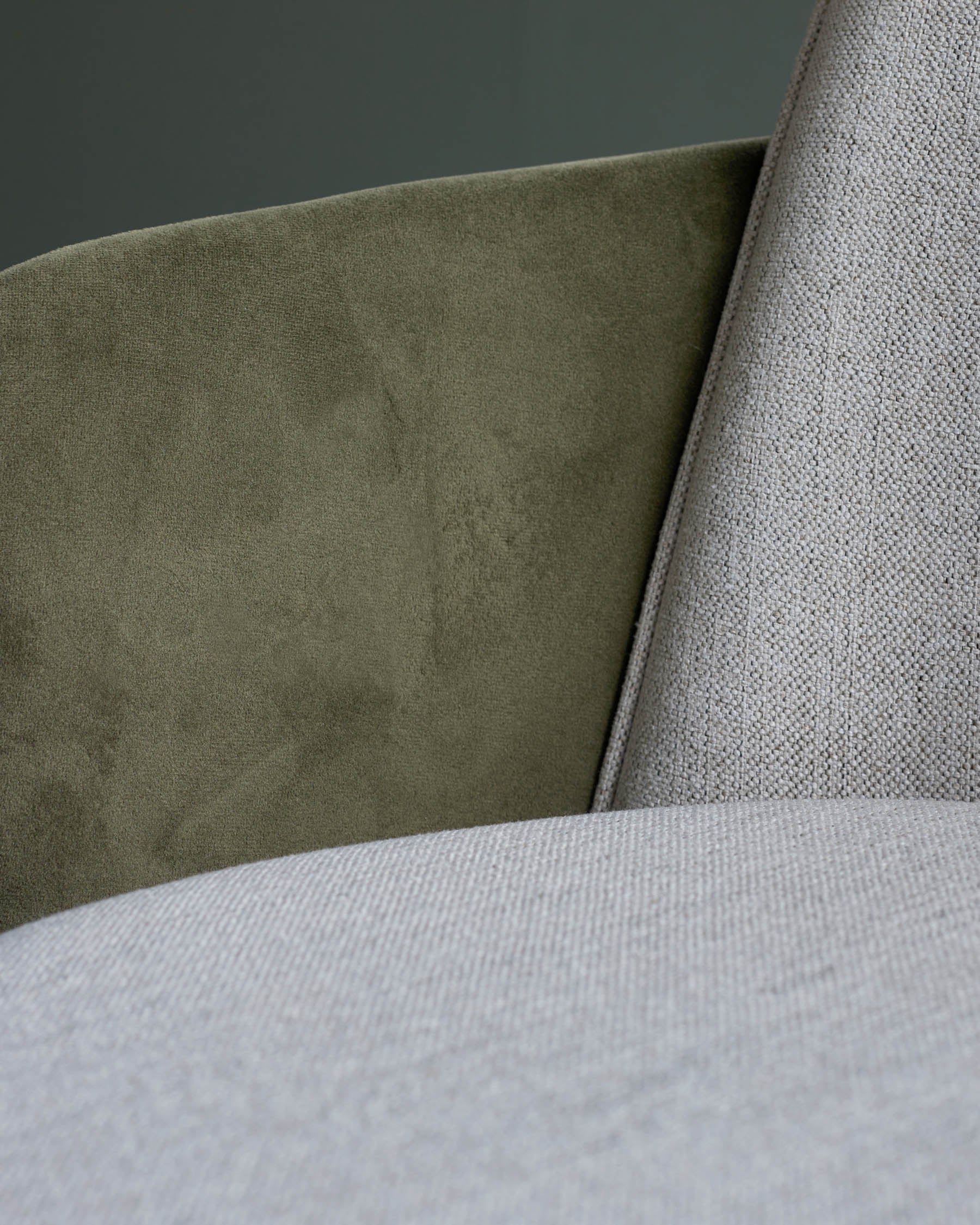 Chaise de salle à manger en tissu naturel Wren et velours vert olive