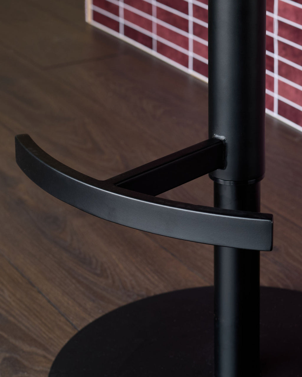 Tabouret de bar à vérin à gaz en tissu gris Wren et similicuir noir