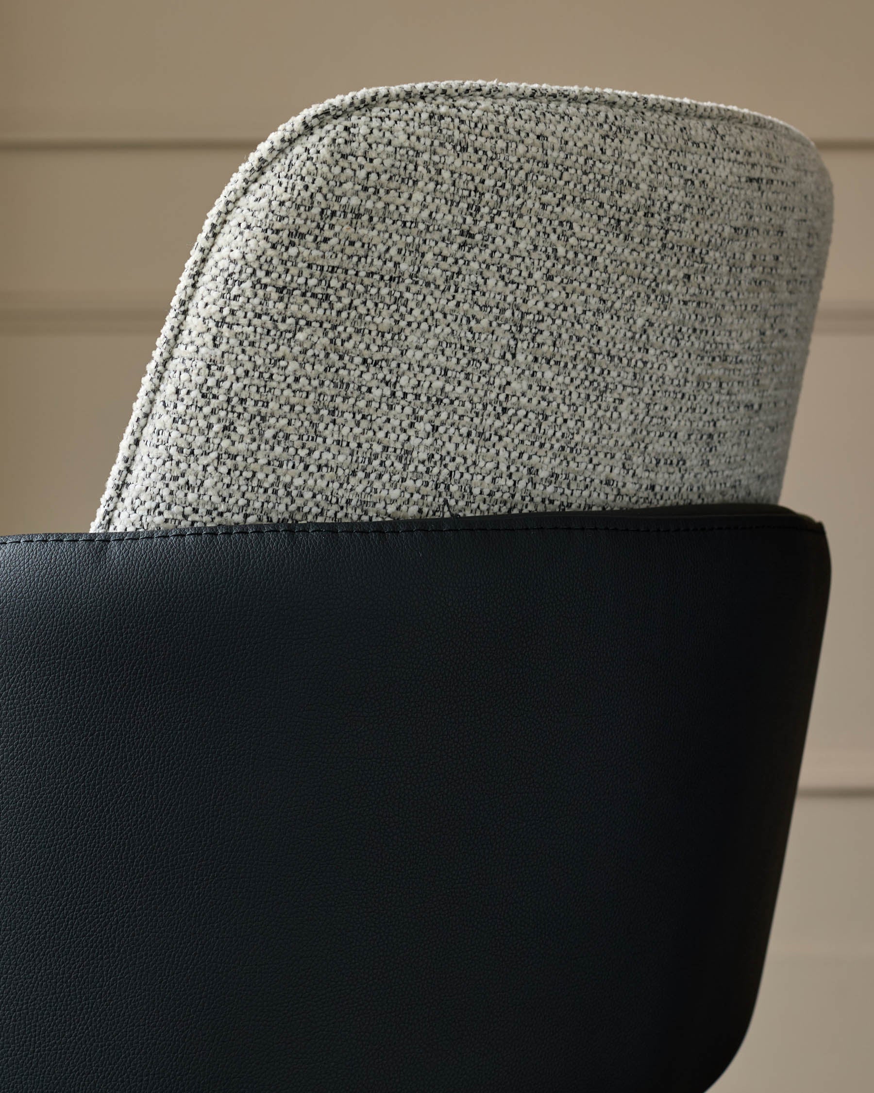 Chaise de salle à manger en tissu gris Wren et similicuir noir