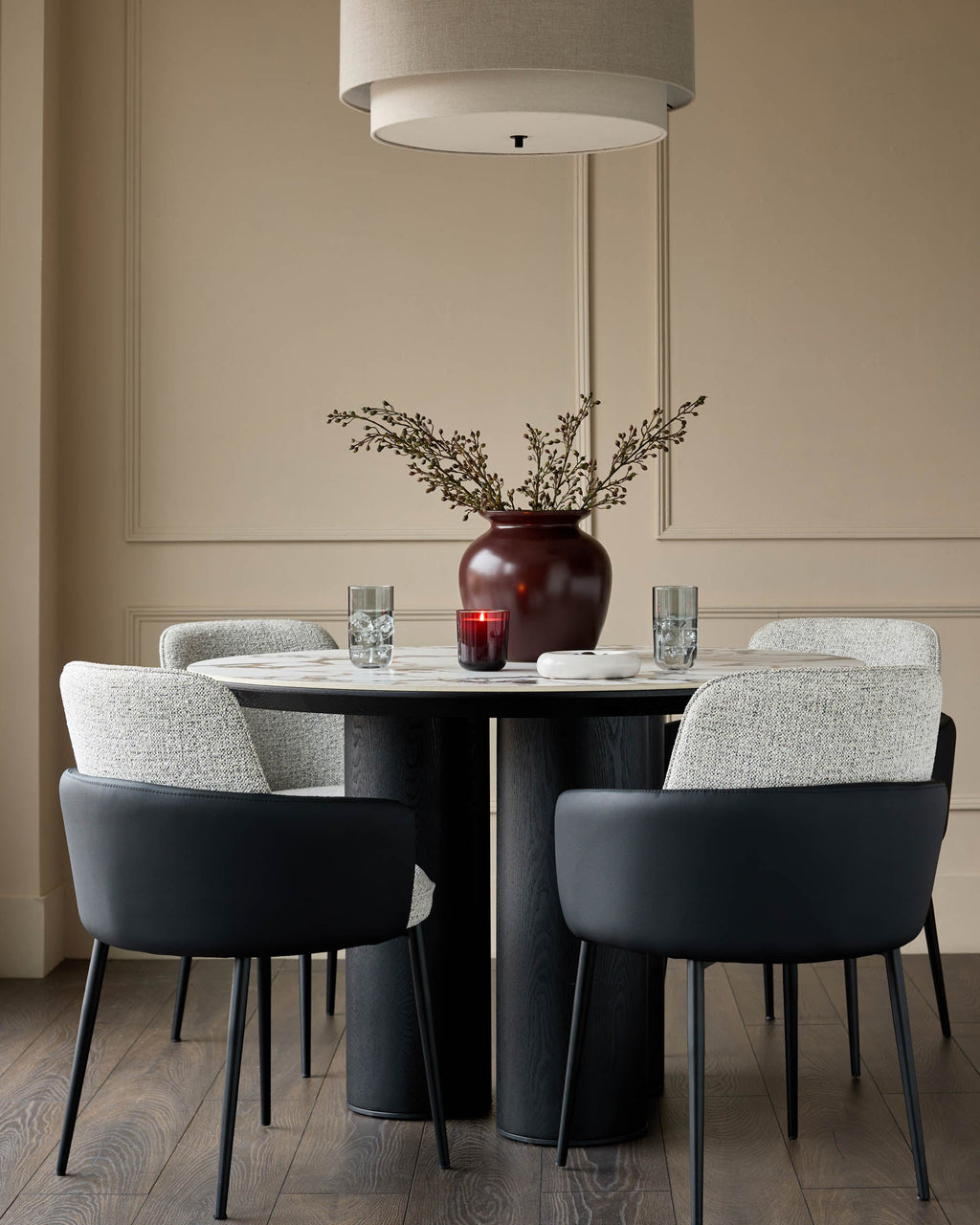 Chaise de salle à manger en tissu gris Wren et similicuir noir