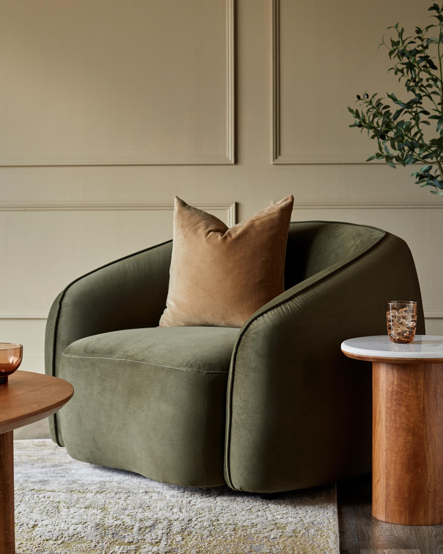 Fauteuil Zoey en velours vert olive