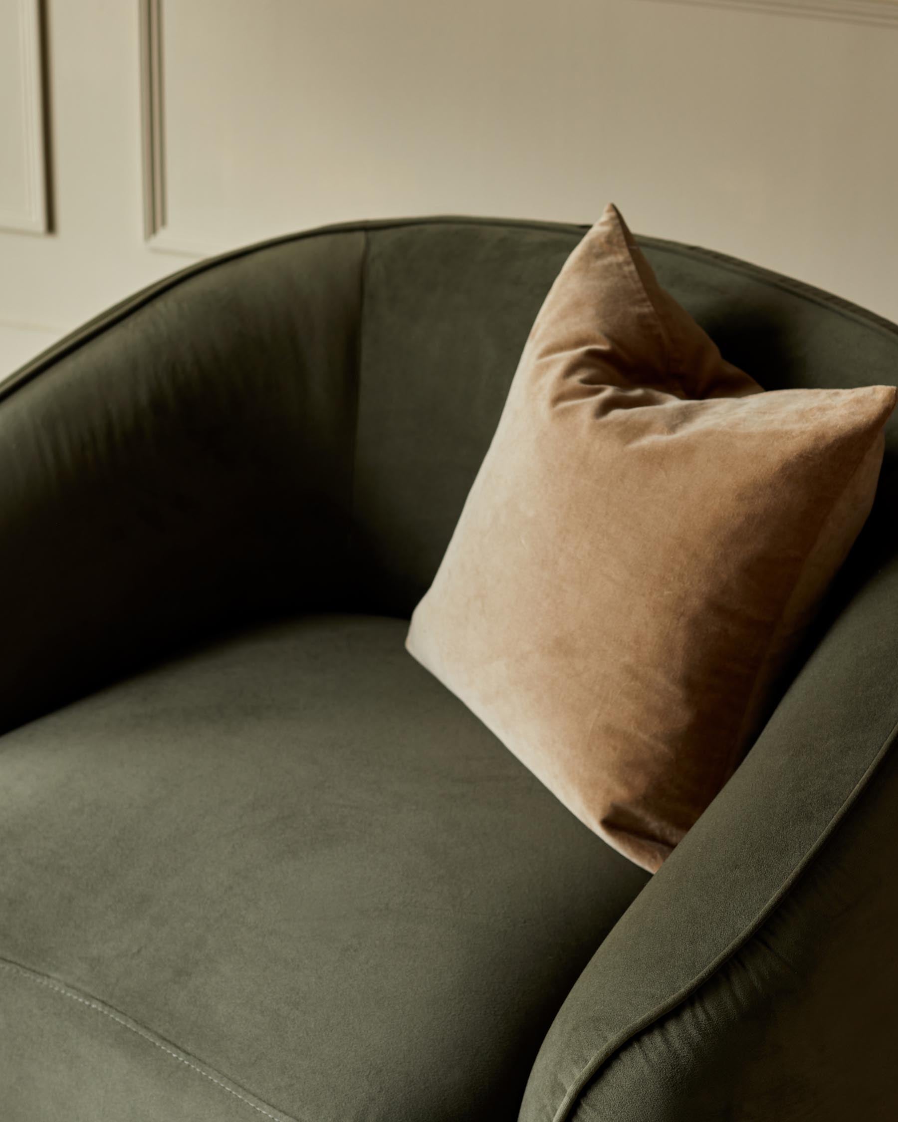 Fauteuil Zoey en velours vert olive