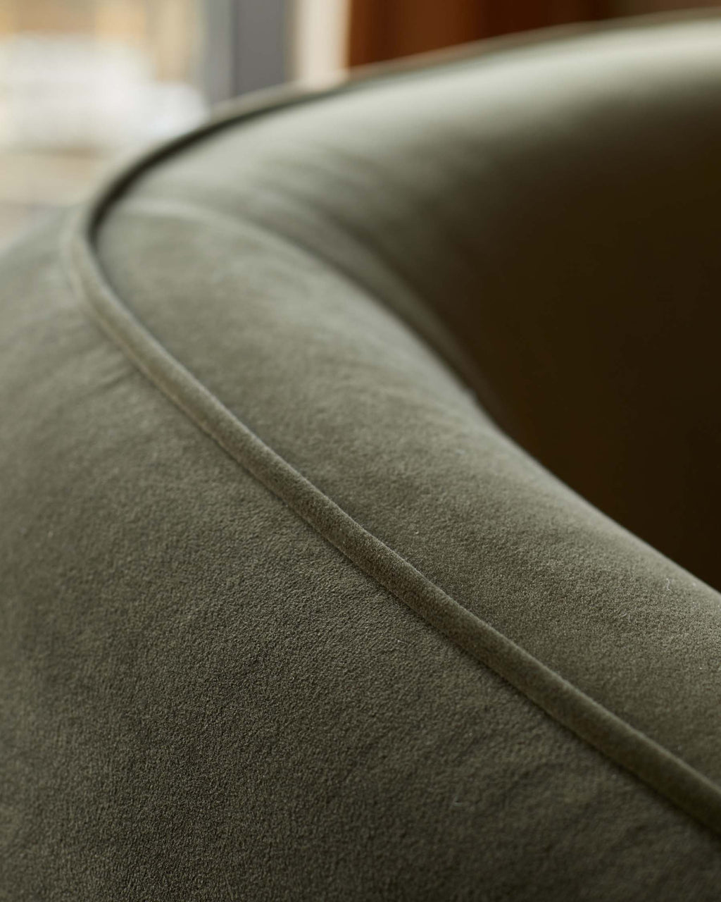 Canapé 2 places Zoey en velours vert olive